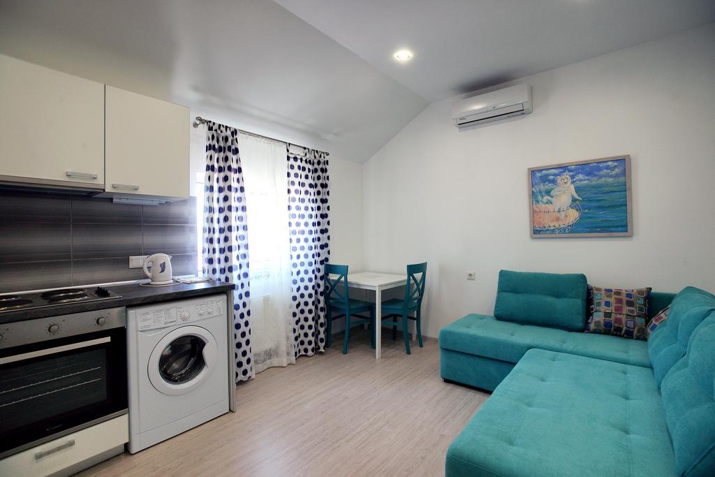 Apartment Zolotoy Bereg 5 Odessa Exterior foto